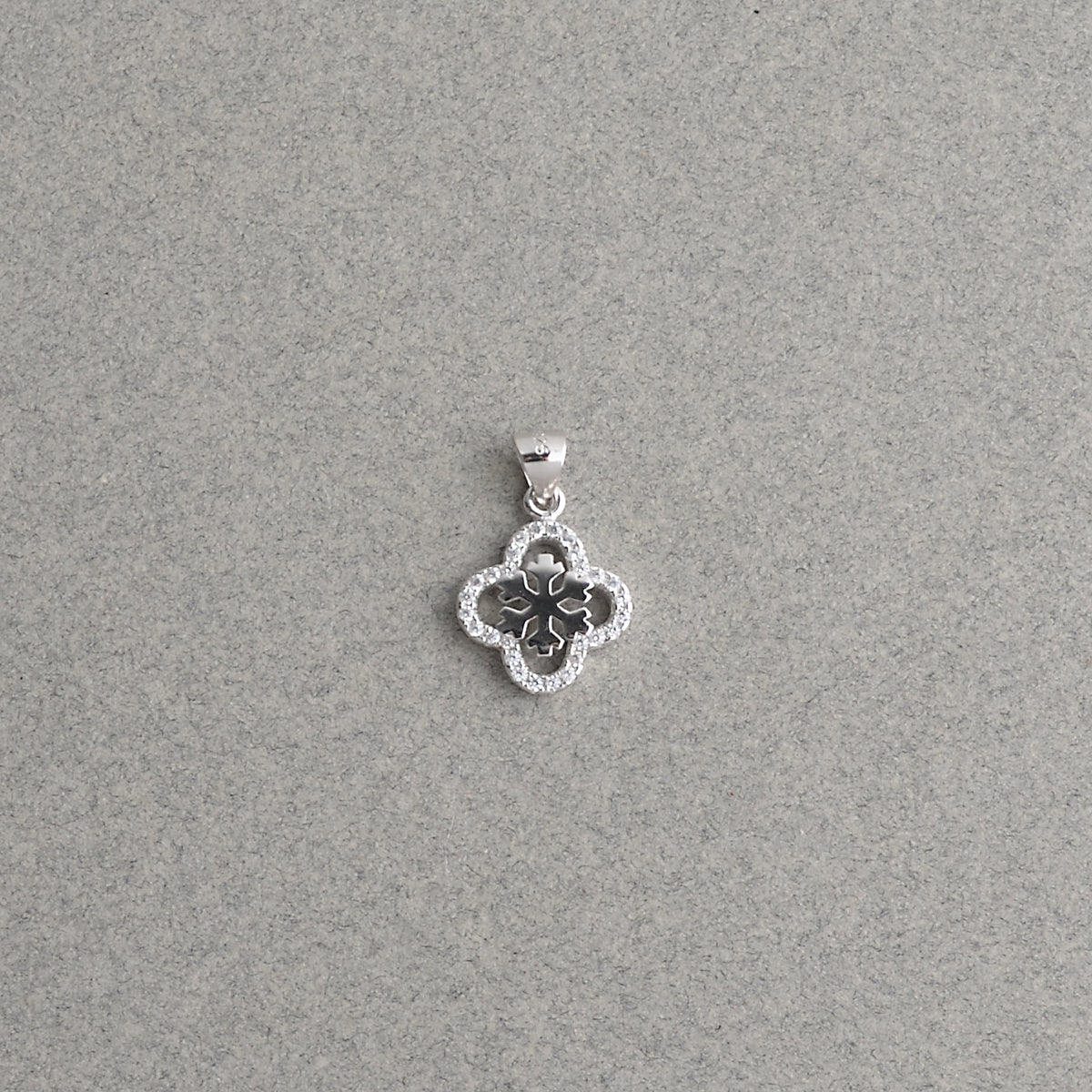 Snowflake in Four-Leaf Clover Pendant – Stellar