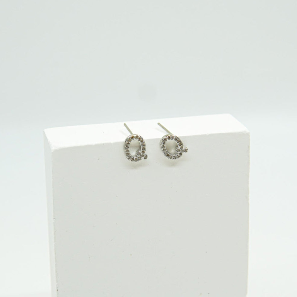 Letter Q Earring