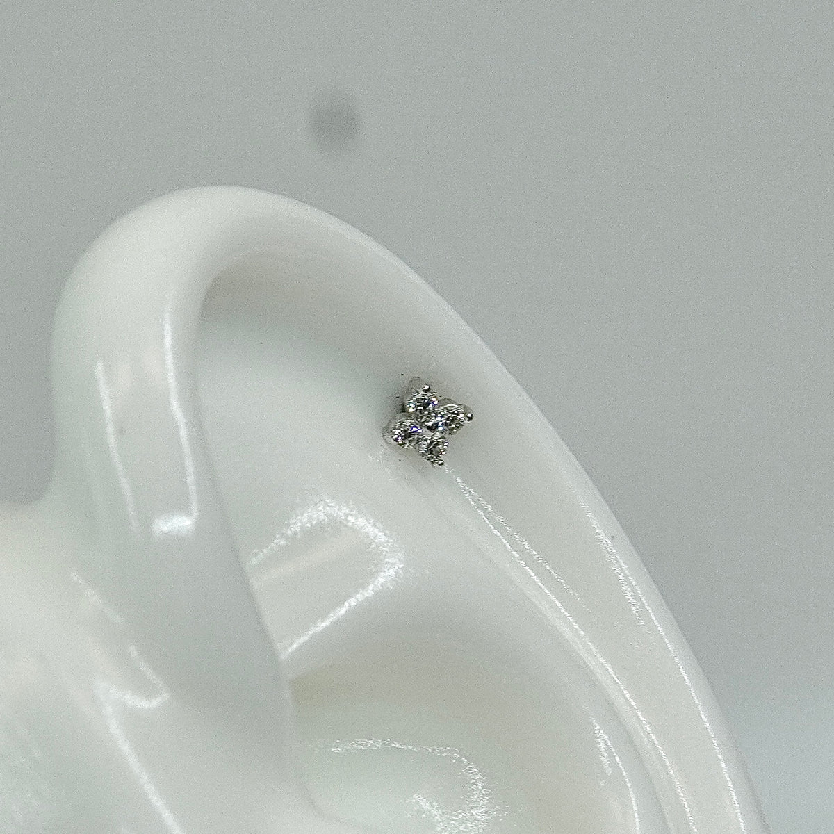 Elara Silver Flower Titanium (Per piece)