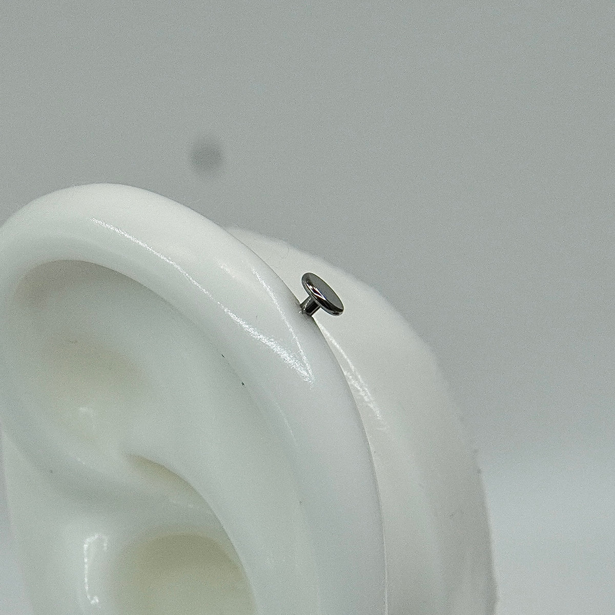 Elara Silver Flower Titanium (Per piece)