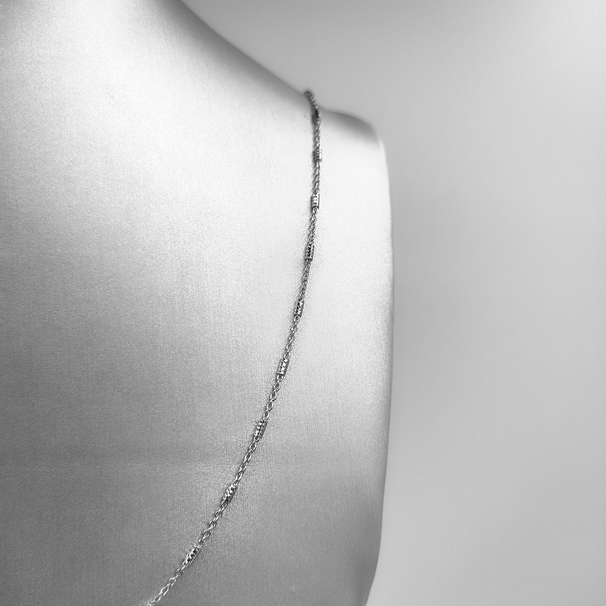 Neck Mini Bar + Little Chain – Stellar