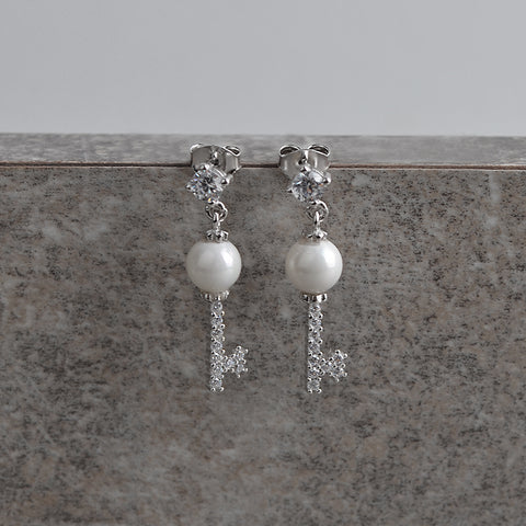 EARRING PEARL AND CRYSTALS KEY